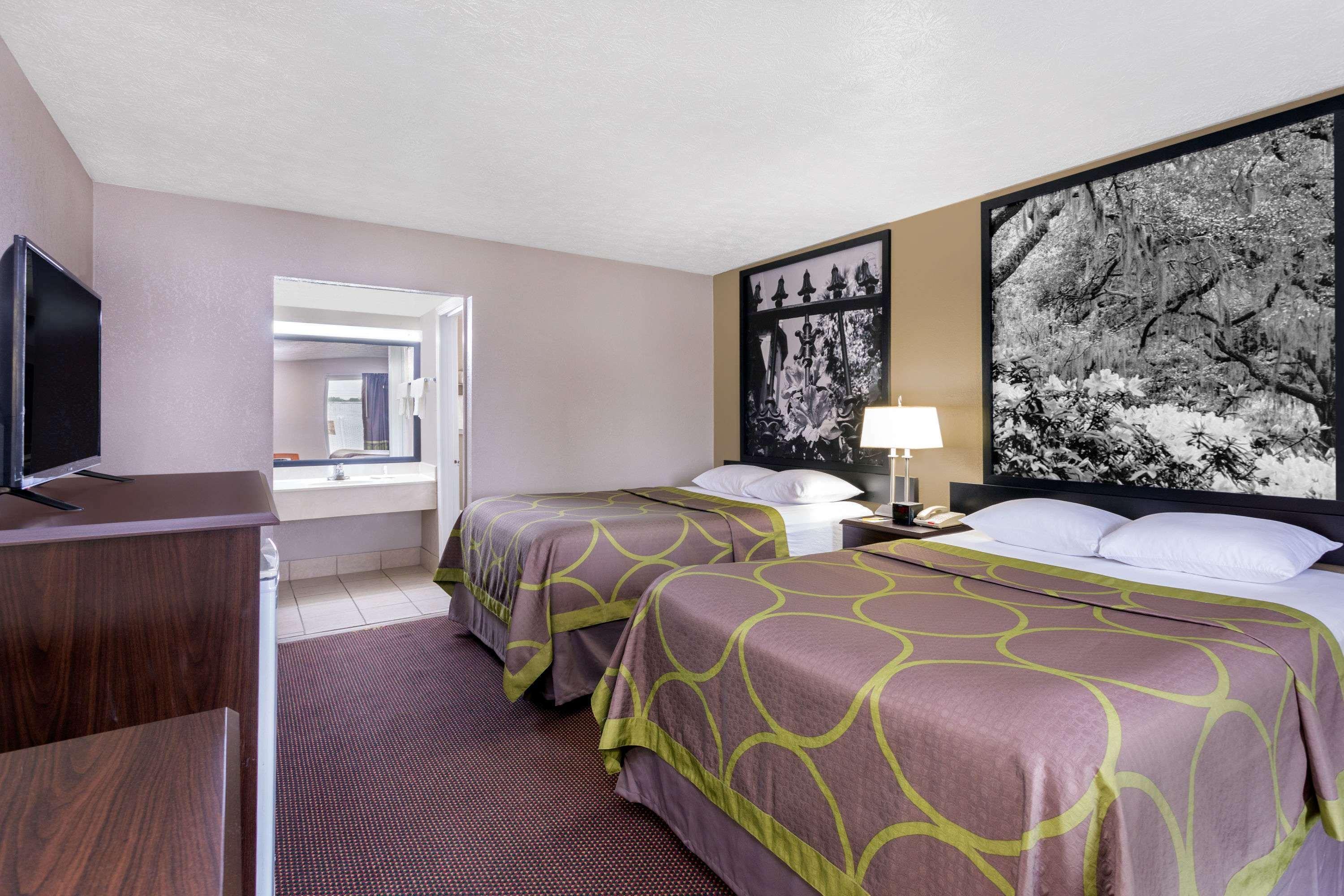 Super 8 By Wyndham Locust Grove Exterior foto