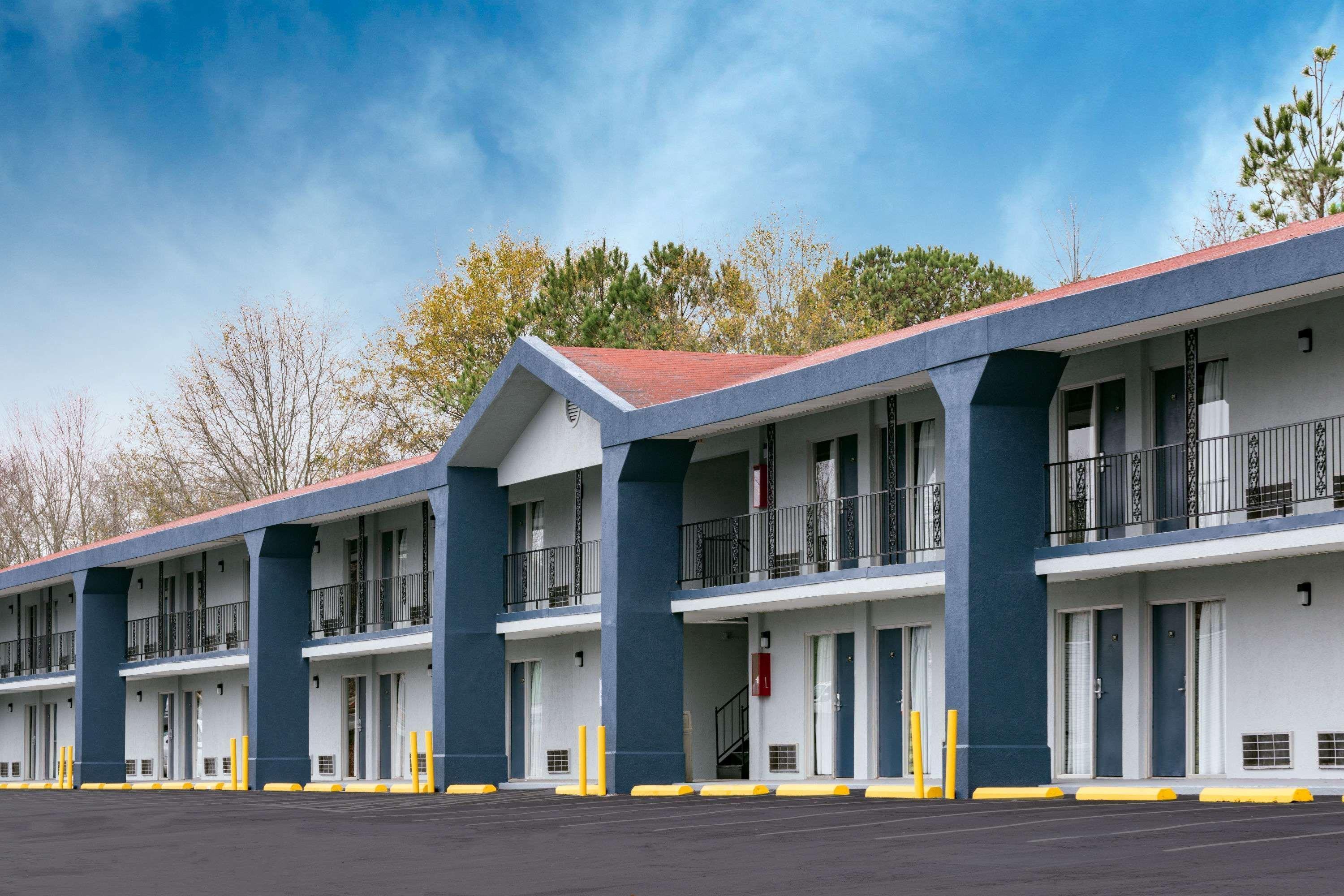 Super 8 By Wyndham Locust Grove Exterior foto