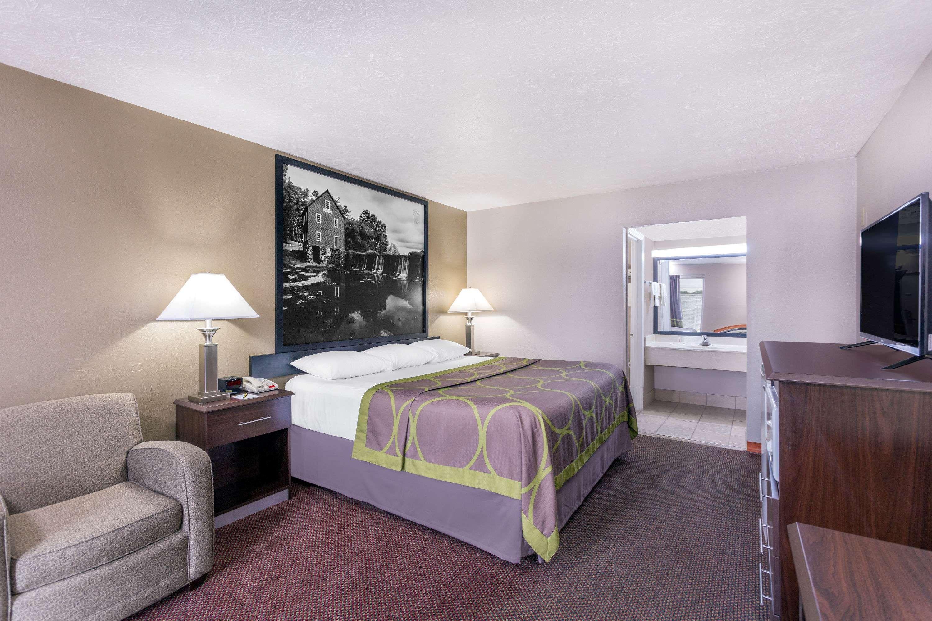 Super 8 By Wyndham Locust Grove Exterior foto