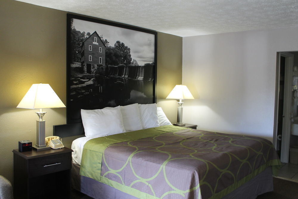 Super 8 By Wyndham Locust Grove Exterior foto